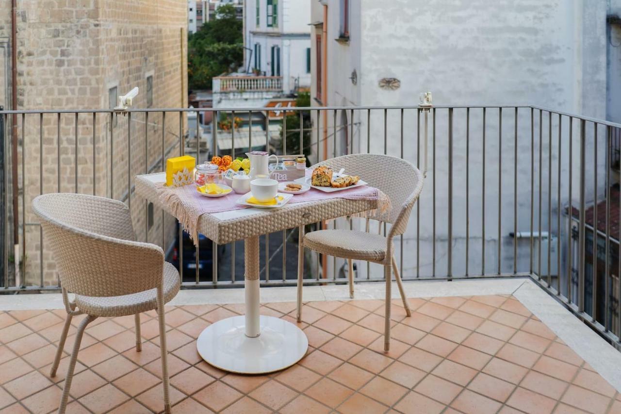 Il Tulipano - Appartamento Al Centro Di Vico Equense Exterior photo